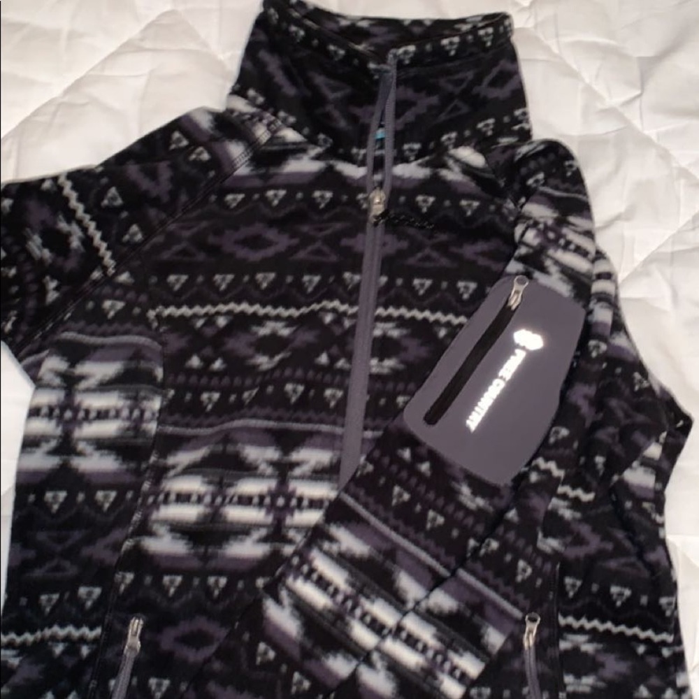 NEVER WORN free country full zip w pocket